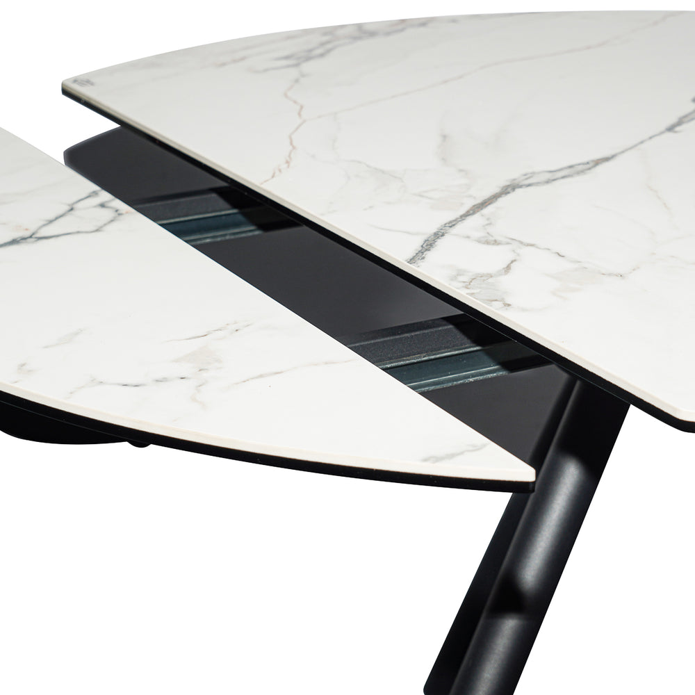 
                  
                    Edge Magic Round Table
                  
                